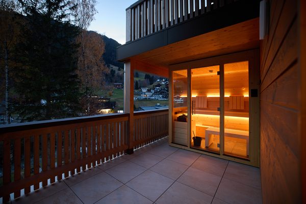 Private Sauna auf dem Balkon